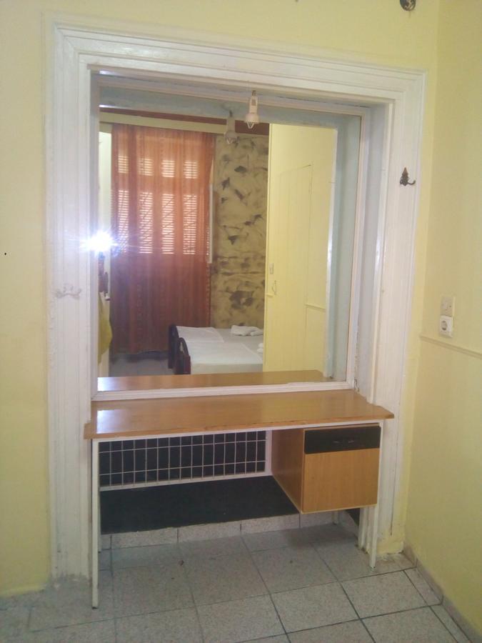 Hotel Feron Athena Bagian luar foto