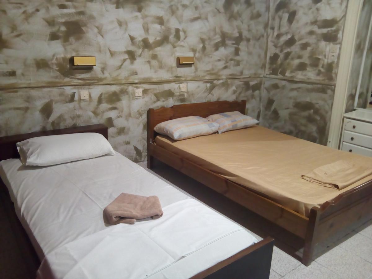 Hotel Feron Athena Bagian luar foto